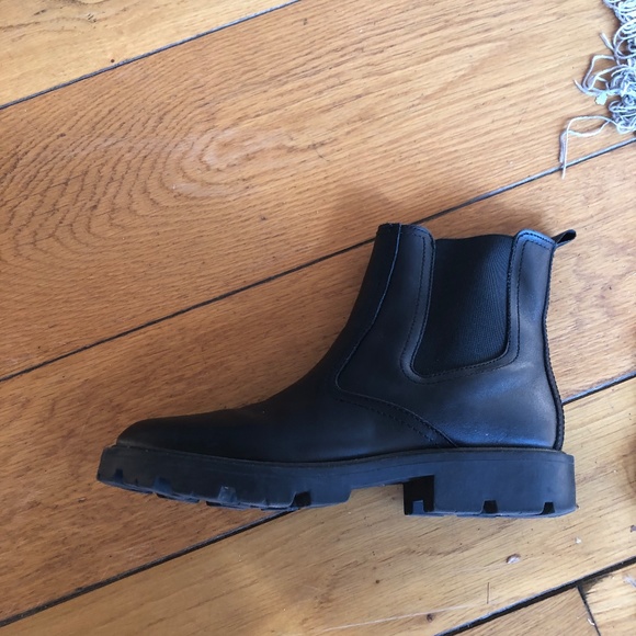 Nine West Chelsea Boots, Black leather, Size 9 - Picture 4 of 12